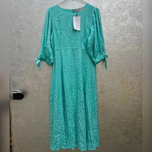 Kitri Lorelle Mint Daisy Jacquard
Midi Dress NEW WITH TAG - Picture 3 of 8